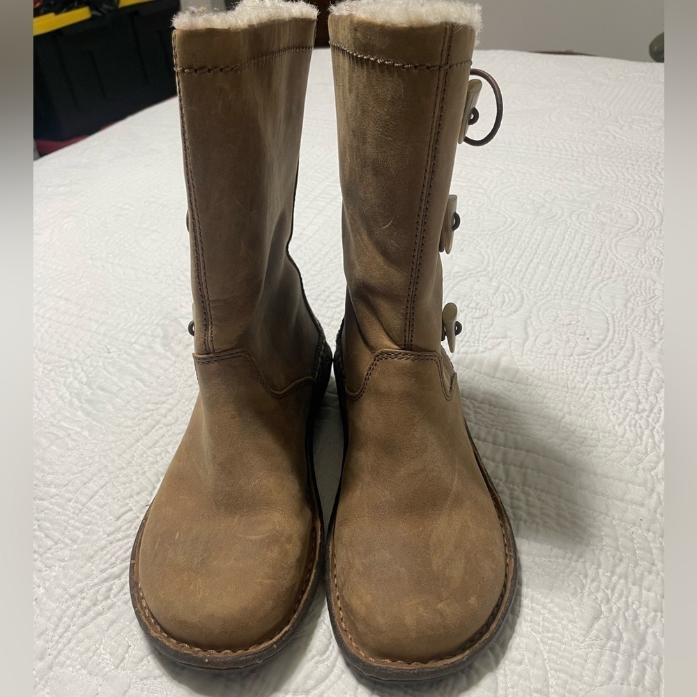 EUC UGG Australia Kona Brown Waterproof Boots SZ 7 - Picture 5 of 12